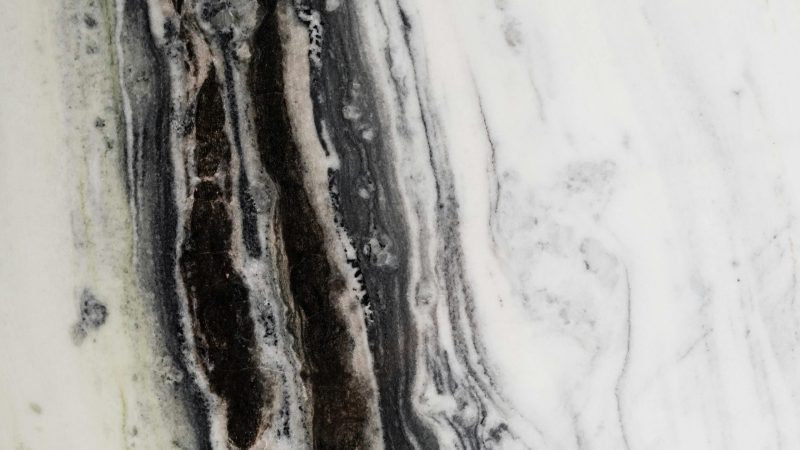 Multicolored Marble Quartz Countertop for Kitchens