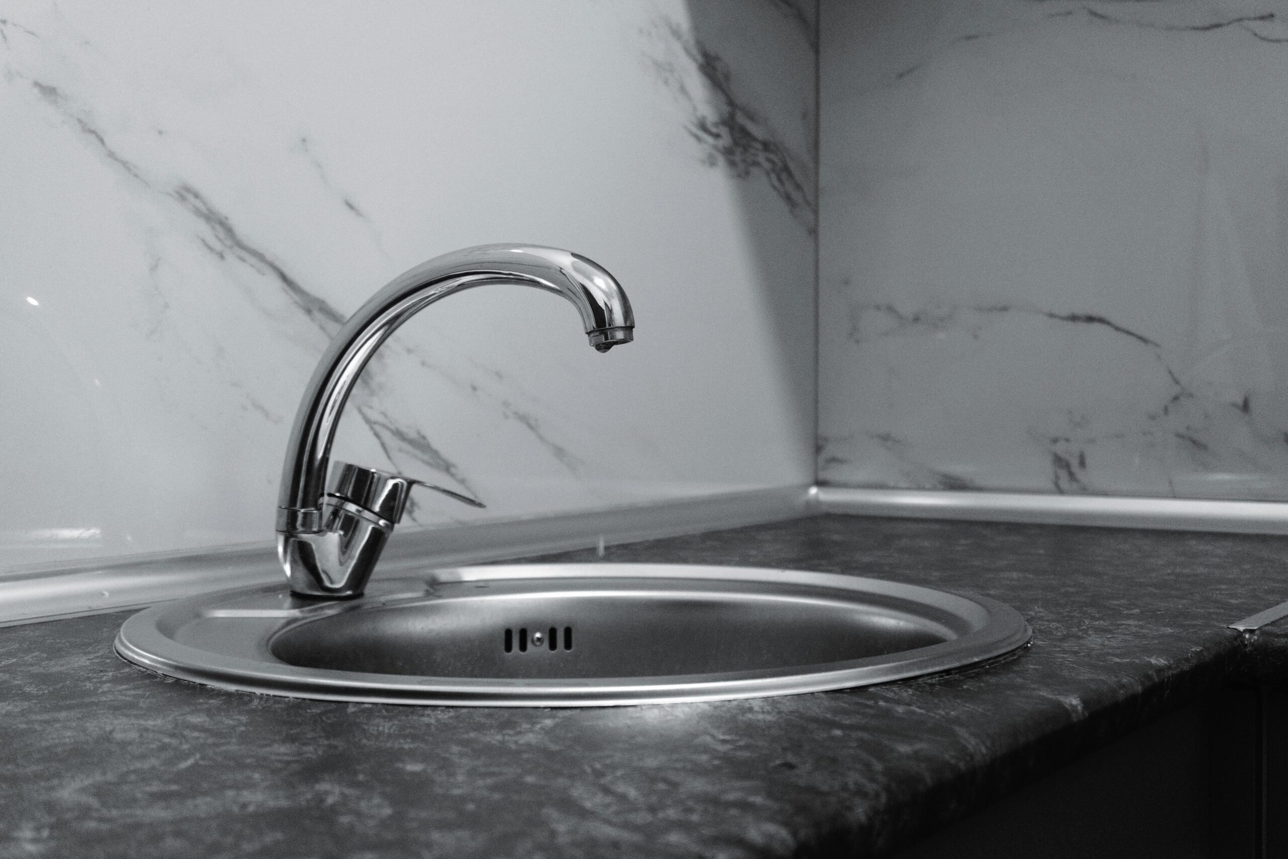 Read more about the article Choosing the Right Faucet: A Simple Buyer’s Guide